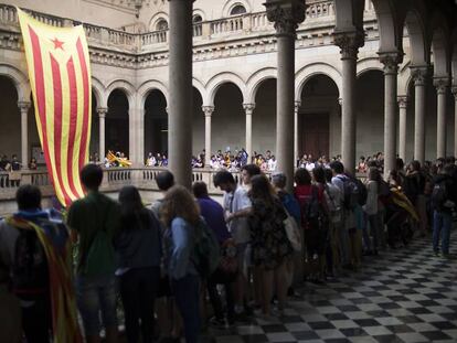 Estudiants ocupen la Universitat de Barcelona.