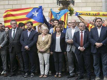 Concentración de los miembros del Gobierno catalán y el Ayuntamiento de Barcelona.