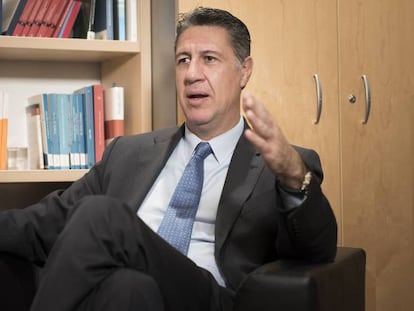 El candidato del PP a la presidencia de la Generalitat, Xavier García Albiol durante la entrevista.