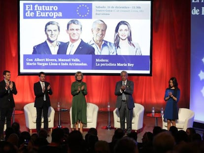 De izquierda a derecha, Albert Rivera, Manuel Valls, María Rey, Mario Vargas Llosa e Inés Arrimadas.