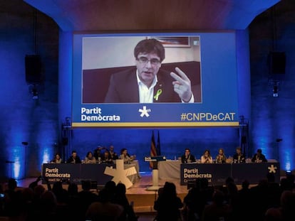 Puigdemont interviene por videoconferencia en el consell nacional del PDeCAT el pasado sábado.