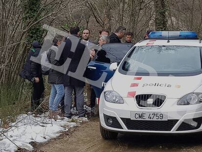 El detenido por el crimen de Susqueda, fumándose un cigarro, durante la reconstrucción de los hechos.