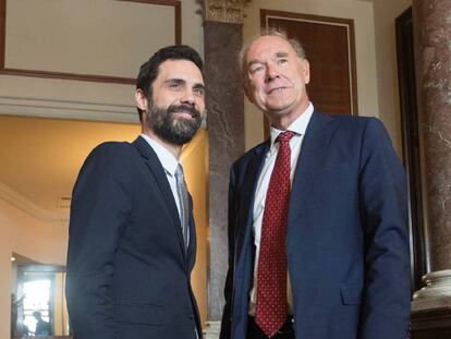 Roger Torrent, junto al presidente del círculo de directivos de habla alemana, Albert Peters.