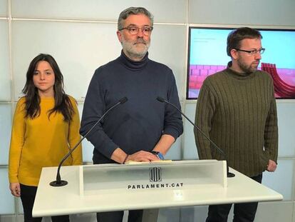 De izquierda derecha, los diputados de la CUP Natàlia Sánchez, Maria Sirvent, Carles Riera y Vidal Aragonés.