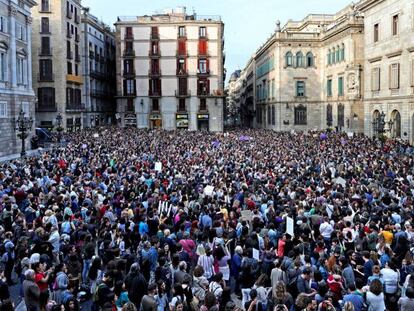 Concentración en la plaza de Sant Jaume de Barcelona contra la sentencia de la Manada.