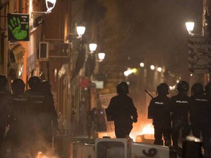 Agentes de policía, la madrugada del 16 de marzo.