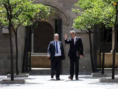 FOTO: Quim Torra, presidente de la Generalitat, y Miquel Iceta, líder del PSC, este viernes, en el Pati dels Tarongers. / VÍDEO: Declaraciones de Meritxell Batet, este sábado, sobre el diálogo de Moncloa y el Govern.