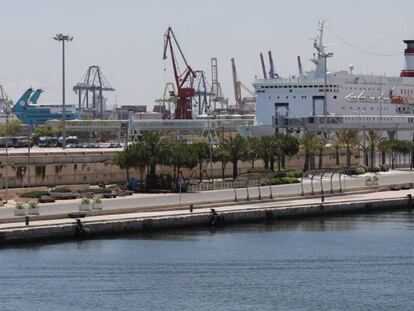El puerto de Valencia se prepara para recibir a los migrantes.