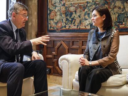 La ministra de Sanidad, Carmen Montón, durante su reunión con el presidente de la Generalitat, Ximo Puig.