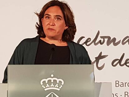 Colau este jueves durante la declaración institucional.