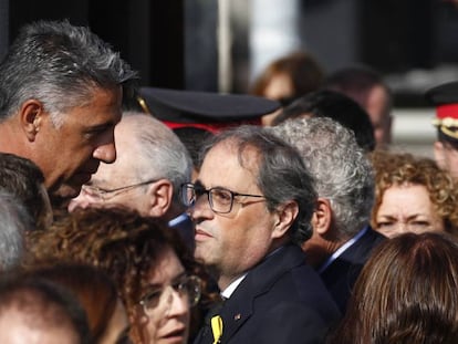 Xavier García Albiol (i) y Quim Torra, en el homenaje en Cambrils. En vídeo: Así fue la discusión entre Torra y Albiol.