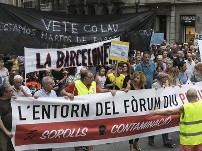 Manifestantes subiendo la Via Laietana. En vídeo, Barcelona encabeza el ranking de delincuencia.