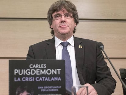 Puigdemont durante la presentación de su libro en Bruselas, este martes.