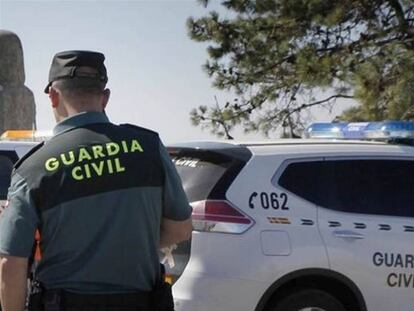 Un agente de la Guardia Civil, en una imagen de archivo / ATLAS