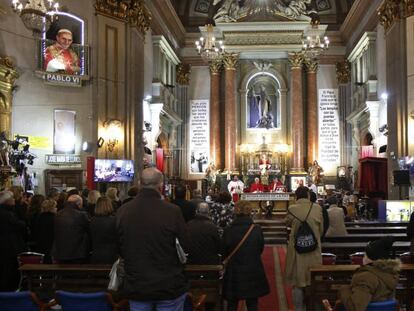Misa el viernes en la iglesia de San Antón, Madrid, en homenaje a Alicia, la mujer que se suicidó cuando iban a desahuciarla. En vídeo, la historia de la mujer.