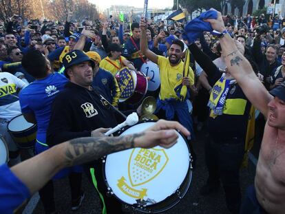 Aficionados del Boca Juniors esperan la final de la Copa Libertadores en Madrid. En vídeo, Madrid en boca de medio mundo.