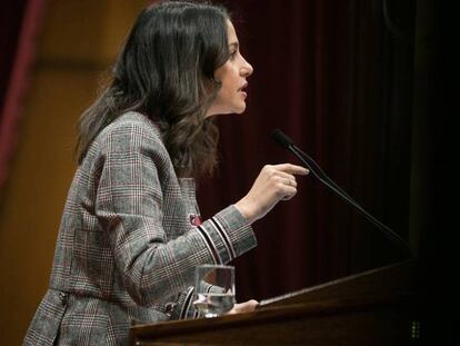 Inés Arrimadas, líder de la oposición, en un momento del Pleno. En vídeo, las declaraciones de la portavoz de Ciudadanos.