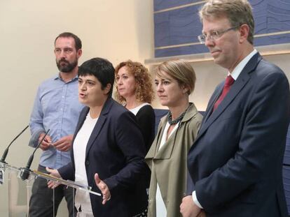 FOTO: Ferran Bel, a la derecha en primer plano, el 13 de septiembre en el Congreso. / VÍDEO: Entrevista de Bel a EFE.