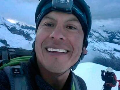 El guía de montaña Rubén Darío Alva, en una fotografía publicada en Facebook por la Asociación de Guías de Montaña del Perú. / Vídeo: Rueda de prensa de la Federación de Alpinismo
