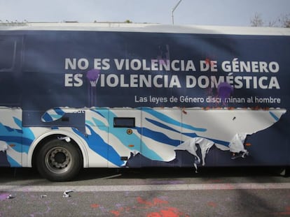 Protests against Hazte Oír bus in Barcelona (Spanish audio).