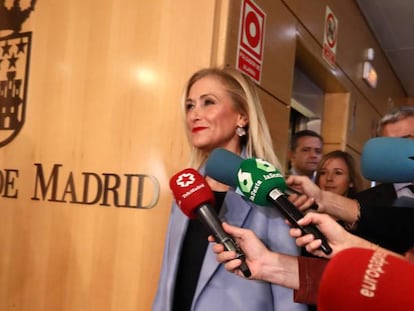 Cristina Cifuentes llega a la Asamblea de Madrid para explicar el 'caso Máster', este miércoles.