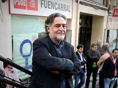 El candidato del PSM a la alcaldía de Madrid, Pepu Hernández, este sábado en la agrupacion socialista de Fuencarral-El Pardo.