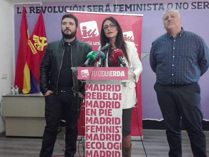 La candidata de IU a la Comunidad de Madrid, Sol Sánchez, el responsable de Relaciones Políticas, Álvaro Aguilera, y el de Área Interna, Javier Viondi. En vídeo, el portavoz de IU en Madrid, Mauricio Valiente, llama a la "unidad de la izquierda".