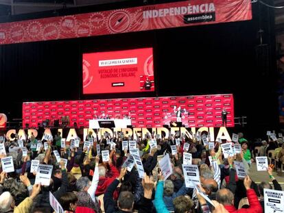 Asamblea general de la ANC en Tarragona. En vídeo, la ANC apuesta por la unilateralidad.