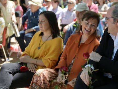 La vicepresidenta Carmen Calvo junto con el candidato del PSOE a la Comunidad de Madrid, Ángel Gabilondo.