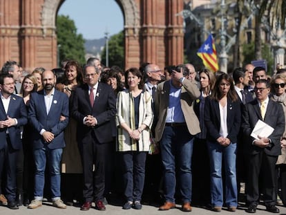 Torra, en el centro, arropado por ANC, Òmnium y el Govern.