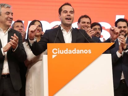 Ignacio Aguado comparece ante periodistas y simpatizantes tras conocer los resultados de las elecciones municipales y autonómicas del 26 de mayo. En vídeo, declaraciones de Aguado sobre los resultados electorales.
