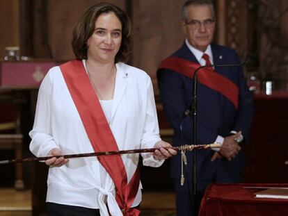 La alcaldesa de Barcelona, Ada Colau. En vídeo, la investidura.