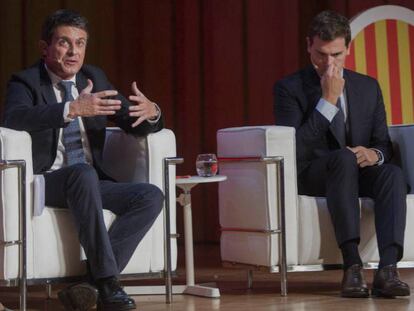Manuel Valls y Albert Rivera en la conmemoración de los 40 años de la Constitución, en Barcelona, el pasado diciembre. En vídeo, el análisis de Iñaki Gabilondo en su videoblog.