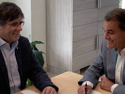 Carles Puigdemont y Artur Mas, reunidos en Waterloo el pasado 20 de junio. En vídeo, las declaraciones de Artur Mas.