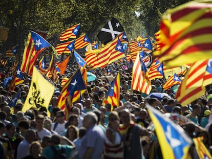 Miles de personas se manifiestaron ayer en Barcelona con motivo de la Diada. En vídeo, llamamiento de Torra y la ANC a la unidad del independentismo