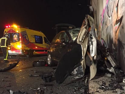Vehículo en el que murió el pasado domingo la víctima de un conductor kamikaze en la M-50 (Madrid). En vídeo, la escena del accidente.