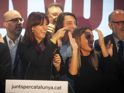 Laura Borràs entre Quim Torra y Miriam Nogueras. En vídeo, declaraciones de la cabeza de lista de Junts per Catalunya.