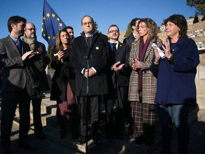 Quim Torra (en el centro), en su intervención tras la ofrenda floral a Francesc Macià.