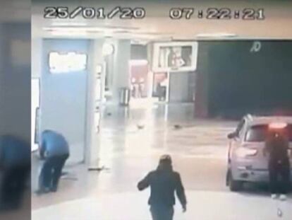 En vídeo, imágenes de la cámara de seguridad que muestran el robo en el centro comercial de Xanadú.