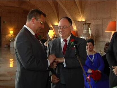 Un ministro australiano se casa con su novio en Jun (Granada)