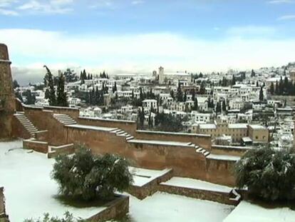 La nieve cubre la comunidad y aísla durante horas dos pueblos de Sevilla