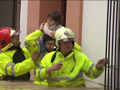 Las lluvias obligan a desalojar a
cien familias de una pedanía de Jaén