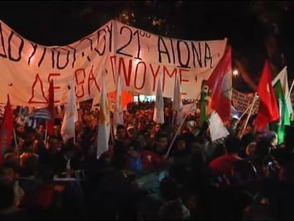 Protestas ante el Palacio Real.