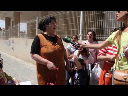 Madres y padres del colegio Isla de Tabarca de Alicante se quejan por la suspensión del comedor.
