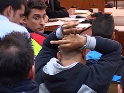 Imputados ocho ‘casuals’ más por la trifulca con mossos durante un juicio