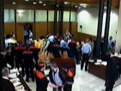 La pelea en la sala entre Casuals y Mossos