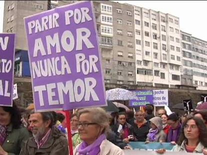 Una manifestación rodea la Catedral en defensa del aborto libre