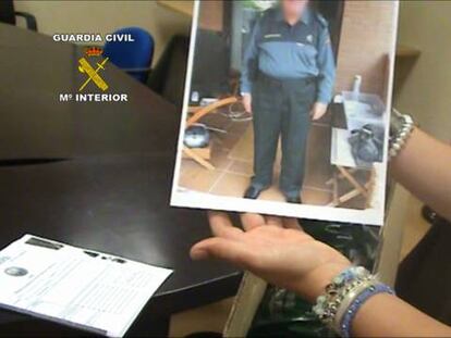 Detenido un falso comandante que vendía carnés de conducir