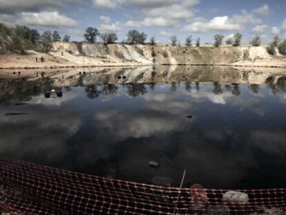 La balsa de chapapote de Arganda quedará limpia en 2020