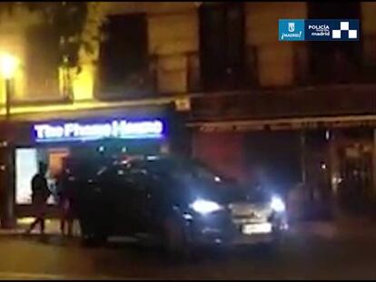 Dos detenidos in fraganti cuando asaltaban una tienda de telefonía